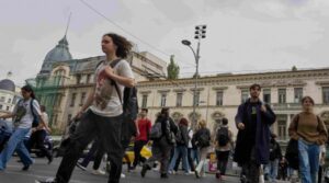 Semnal de alarmă pe piața muncii: Aproape trei din zece tineri români nu au un loc de muncă