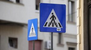 Semnele de circulație pentru pietoni pe care toți românii trebuie să le cunoască
