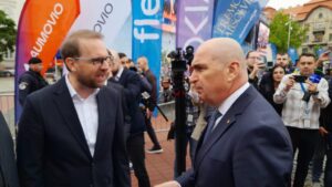 SONDAJ A crescut semnificativ încrederea în Ilie Bolojan și Dominic Fritz / Sorin Grindeanu, prăbușit în clasamentul încrederii / PSD a căzut pe locul 3 / Blocul PNL  USR se apropie de scorul AUR