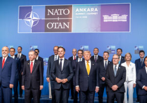 Summitul NATO de la Ankara, ziua a doua  Reuters: Trump le-a spus aliaților că vrea să păstreze SUA în NATO