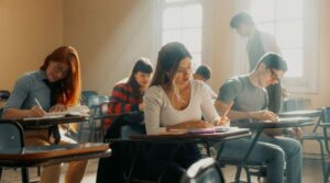 Taxe de școlarizare 2026-2027: cât costă facultatea la Politehnica, ASE, Universitatea din București, UMF Carol Davila, Universitatea „Alexandru Ioan Cuza” și Universitatea Babeș-Bolyai