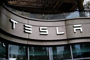 Tesla dezamăgește investitorii cu un profit sub estimări / Acțiunile au scăzut după publicarea rezultatelor