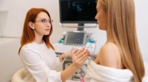 Vârsta critică la care mamografia nu mai este o opțiune, ci o urgență