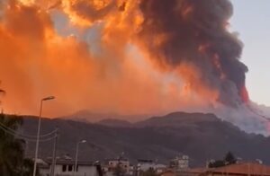 Aeroportul din Catania reia zborurile după erupțiile vulcanului Etna