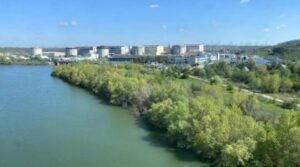 Armata intervine de urgență pe Dunăre: O stâncă va fi detonată pentru salvarea centralei de la Cernavodă