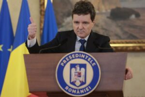 BREAKING  Președintele Nicușor Dan: Dacă Legea decarbonizării va fi adoptată cu amendamentele din comisii, voi uza de toate prerogativele constituționale, inclusiv solicitarea de reexaminare, pentru ca România să nu piardă banii din PNRR