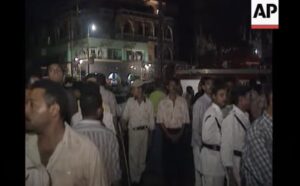 Cel puţin doi morţi în urma unui incendiu într-un centru comercial din Cairo, provocat de prăbușirea unui lift