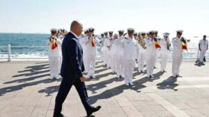 Ciprian Ciucu  Bolojan știa că va fi huiduit la Ziua Marinei, la Constanța. S-a dus pentru că „cineva trebuia să fie acolo și să reprezinte statul român”