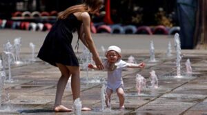 Cum se schimbă vremea în următoarele zile. Temperaturile scad semnificativ înainte de un nou val de căldură