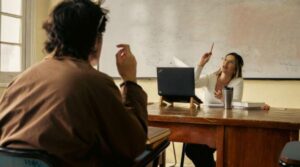 Danemarca declară război trișatului cu IA. Elevii vor trebui să-și prezinte oral eseurile scrise acasă