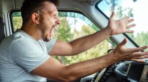 Destinația preferată a românilor are cei mai agresivi șoferi: Țara care conduce topul furiei la volan