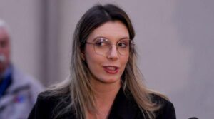 Diana Buzoianu atacă din nou drepturile sindicatelor, fără să cunoască legea