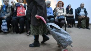 Economia României a intrat pe minus. Ce înseamnă contracția pentru salarii, locuri de muncă și prețuri