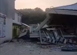 Indonezia, zguduită de un cutremur cu magnitudinea 7,7. A fost emisă o alertă de tsunami
