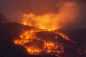 MAE: Zborurile de pe Aeroportul din Catania, suspendate din cauza erupției vulcanului Etna