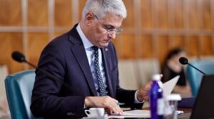 Ministerul lui Pîslaru a cumpărat tensiometre, bocanci pentru construcții, jaluzele, 30 de kilograme de miere și 50 de kilograme de cafea