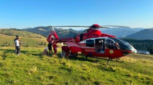 Patru persoane rămase blocate în zona Crestei Morarului, salvate în ultima clipă de echipele Salvamont