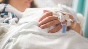 Semnal de alarmă! Cancerul lovește tot mai mulți tineri. Care este motivul?