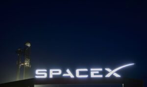 SpaceX, noua Perla a lui Elon Musk, a depăşit toate aşteptările analiştilor în primul său raport financiar: Compania a raportat venituri de 7,8 mld. dolari în T2, în creştere cu 92%