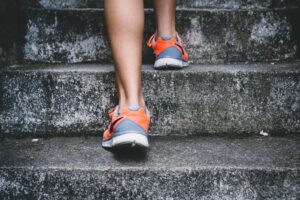 STUDIU  Urcatul scărilor, asociat cu un risc mai mic de deces din cauza bolilor cardiovasculare