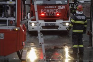 Trafic rutier blocat pe DN 1, în județul Alba, în urma unui accident cu o cisternă încărcată cu motorină