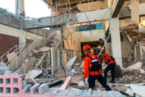 UPDATE  Cel puțin 47 de persoane au murit în Indonezia după un cutremur de magnitudine 7,7