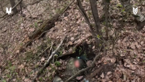 VIDEO  Forțele ucrainene capturează din somn doi soldați ruși. Le-au șoptit să nu opună rezistență