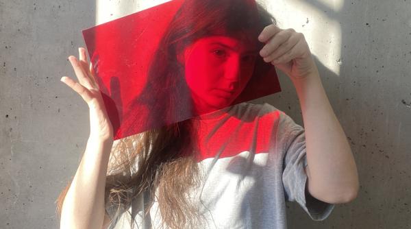 Artista Adina Mocanu participă la două bienale internaționale de artă din Turcia și la un proiect de rezidență, cu sprij