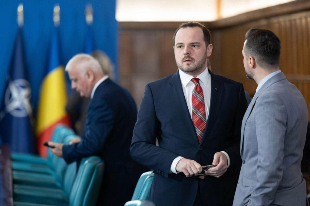 „Atât?” Rogobete critică negocierile PNL-USR pentru guvernul Mureșan: Cine ia ce funcție. Cine controlează ce minister