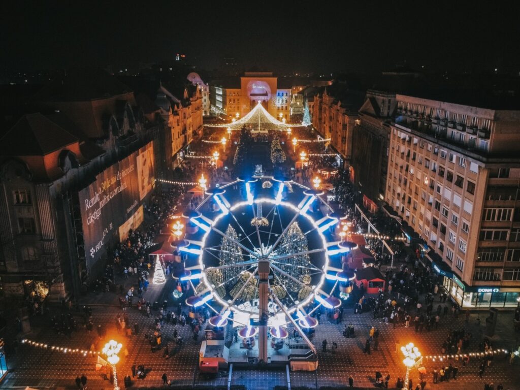 Au pornit pregătirile pentru Târgul de Crăciun de la Timișoara / Anul acesta se deschide în 29 noiembrie