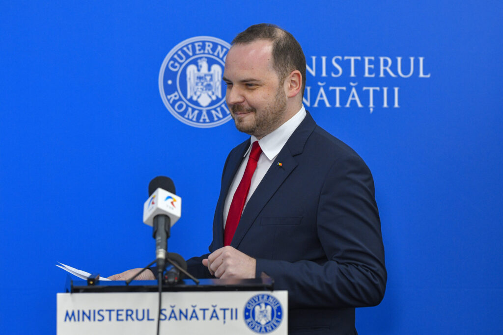 Autoritățile, de vină pentru pierderea încrederii oamenilor în vaccinuri? Ce spune un fost ministru al Sănătății
