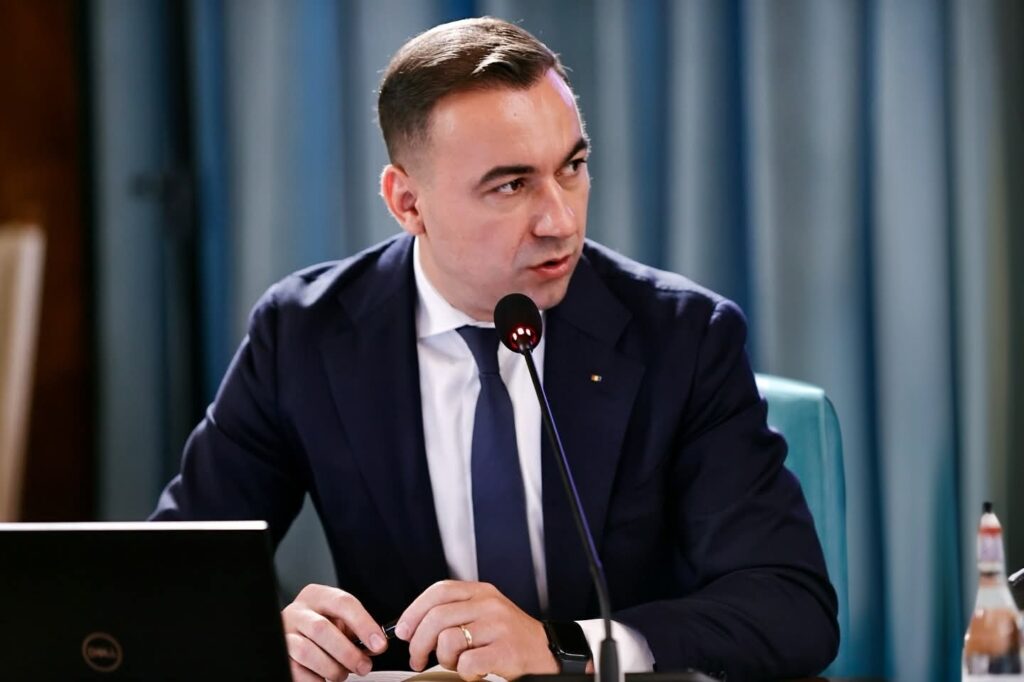 Bogdan Ivan răspunde acuzațiilor privind influența americană în dărâmarea Guvernului Bolojan: Minciunile au picioare scu