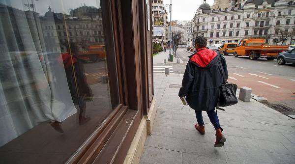 Ce faci dacă nu ești acasă când vine poștașul cu pensia: Ai doar două zile lucrătoare să o ridici