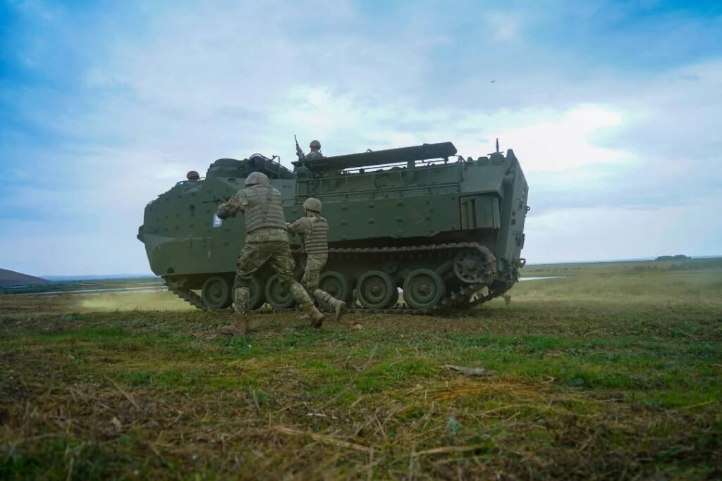 Ce sunt amfibiile de asalt AAV-7 care au intrat în dotarea armatei române. România a comandat 65 din SUA