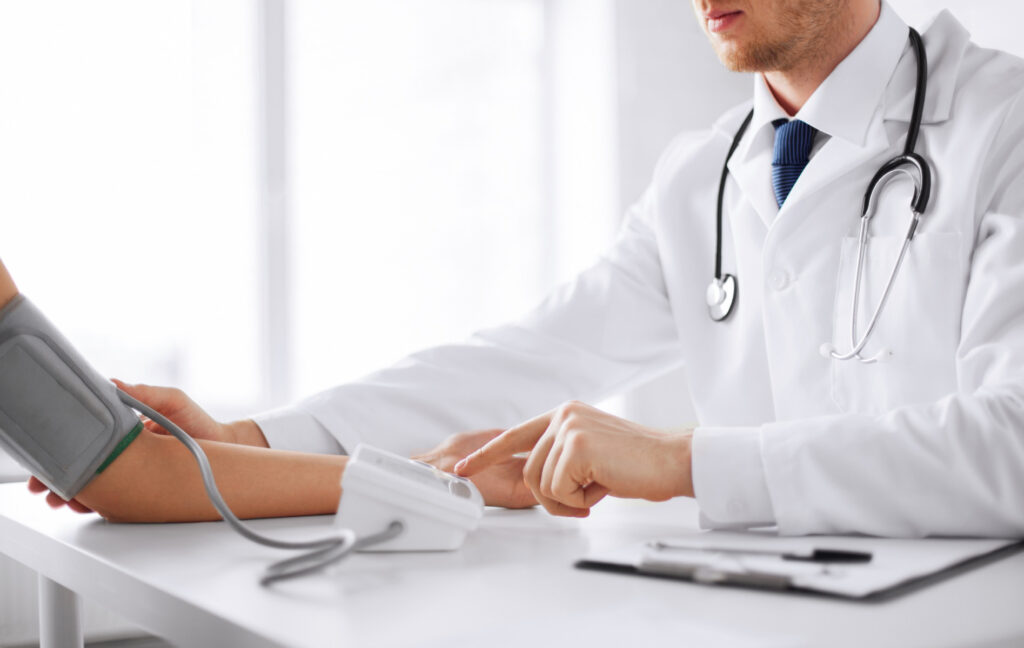 Comisia Europeană propune țărilor membre controale medicale regulate începând de la vârsta de 35 de ani pentru a reduce
