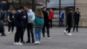 Consiliul Elevilor protestează față de inițiativa parlamentară de introducere a uniformei obligatorii în școli