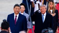 Covor roșu și pasaj militar - Cum l-a întâmpinat Trump pe Xi
