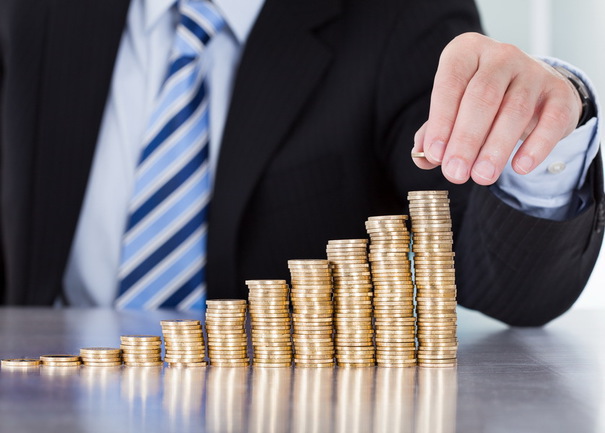 Cu 24 de ore înainte de finalul exerciţiului ZF - Estinvest, investitorul din Braşov îşi păstrează primul loc, cu 3,5%,