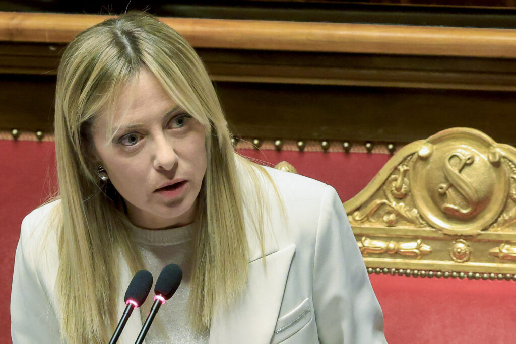 Decretul Meloni schimbă regulile în învățământ. Cursuri intensive de italiană pentru copiii românilor