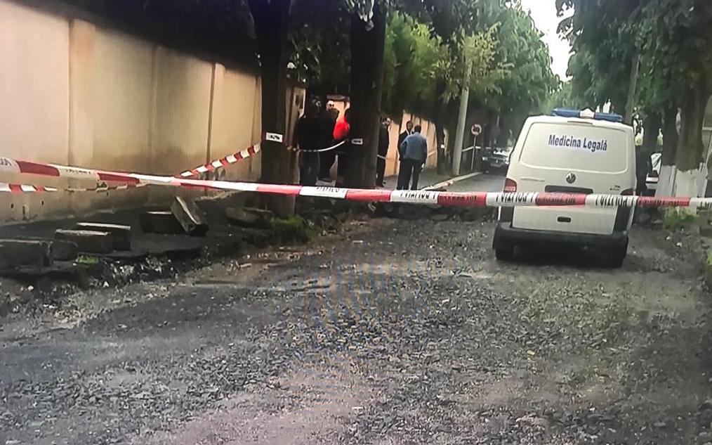 Doi minori, arestați pentru omor în Suceava. Un al treilea, în vârstă de 15 ani, acuzat de agresiuni care au inițiat cri