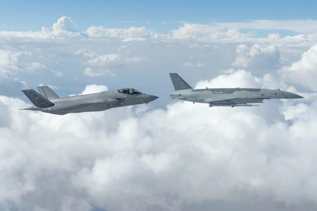 „EDI” devine realitate și zboară alături de F-35. SUA au primit primele avioane de luptă fără pilot
