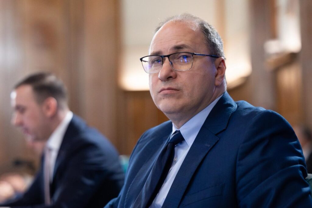 Edupedu.ro: Mihai Dimian, ministrul-telefon care a pus în dezbatere admiterea „ca-n codru” la liceu – menținut de Siegfr
