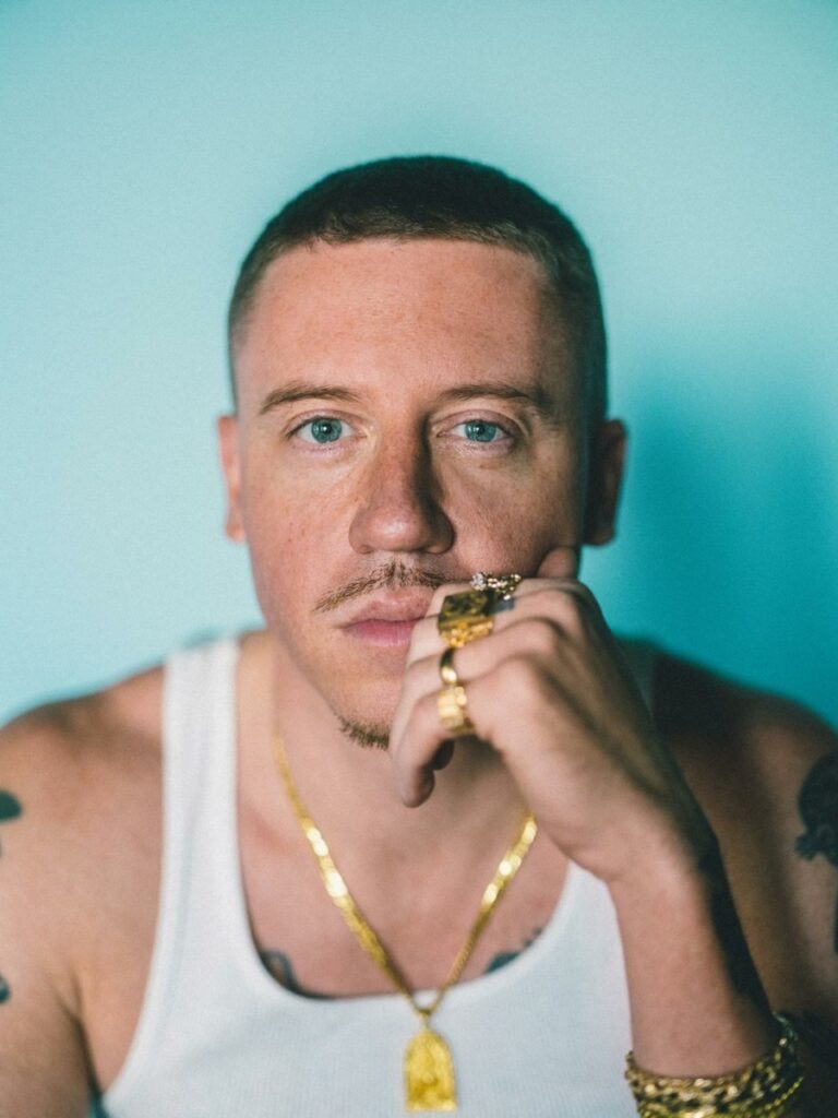 Exclus din concertele lui Ed Sheeran, rapperul Macklemore organizează un turneu propriu, intitulat Free Palestine