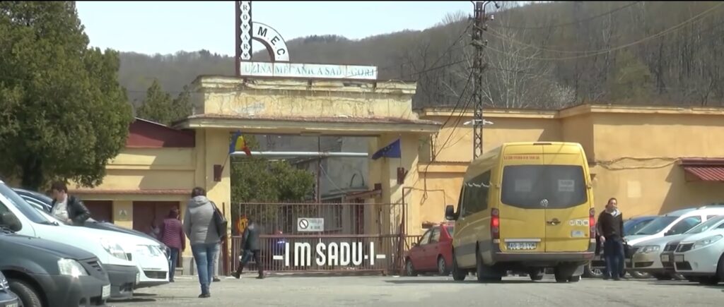 Explozie la Uzina Mecanică Sadu din Gorj / Un angajat a fost rănit în urma unei explozii produse în zona pirotehnică a u