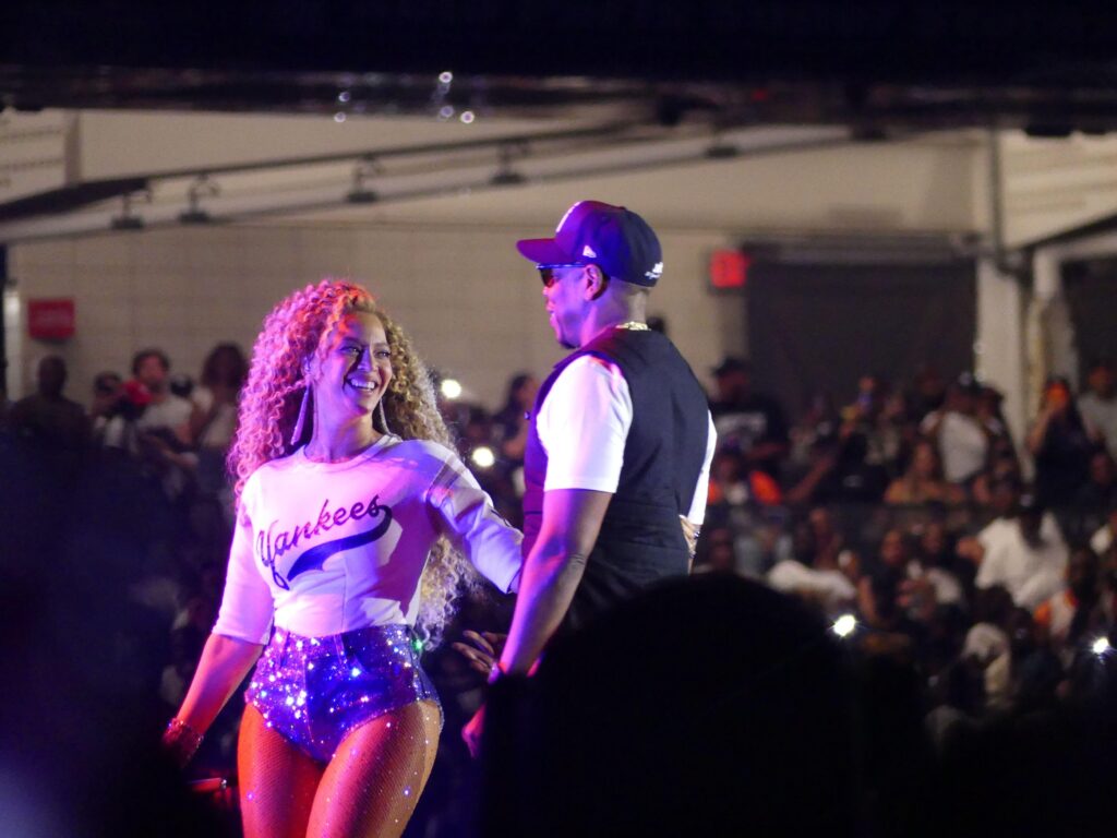 Femeia care l-a acuzat pe rapperul Jay-Z că a violat-o când avea 13 ani afirmă că acuzația a fost falsă