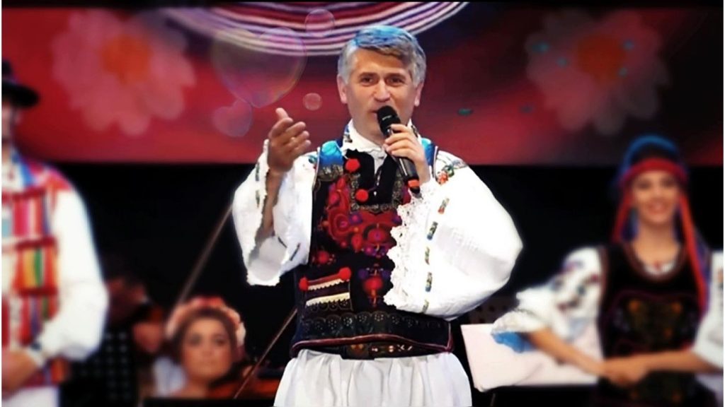 Fostul preot Cristian Pomohaci, anchetat într-un nou dosar de pornografie infantilă / Percheziții în București, Cluj și