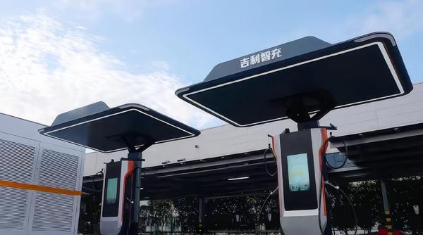 Geely ridică miza. Încărcare la 2,2 MW cu AI