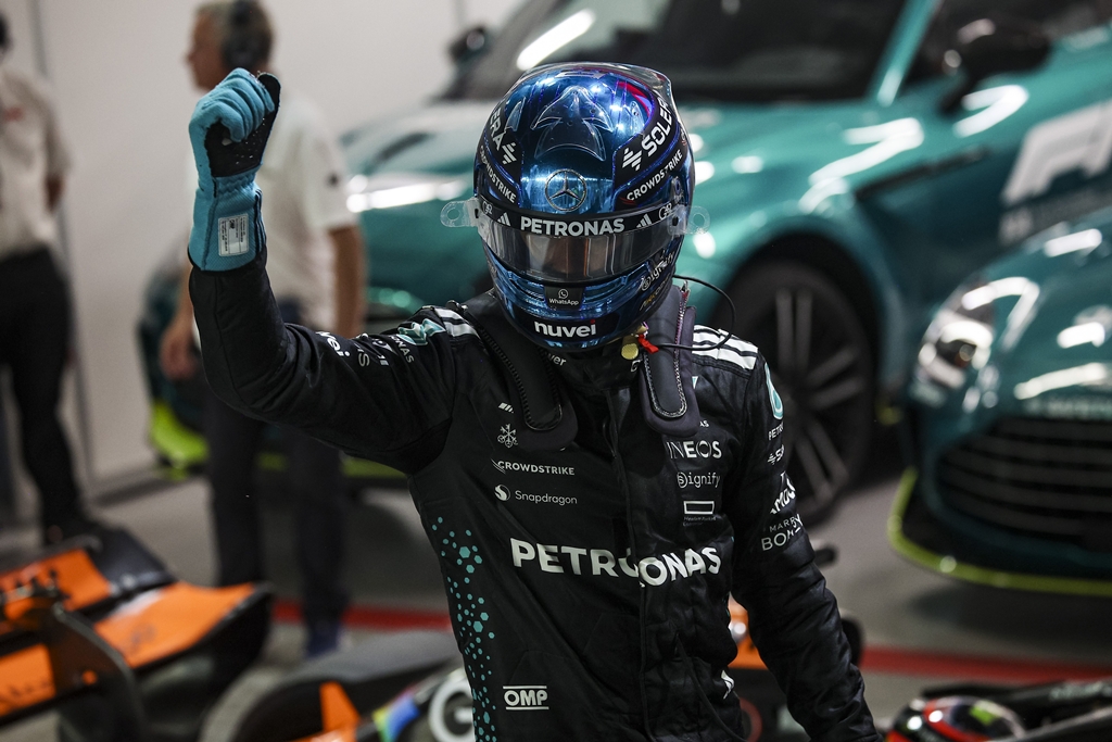 George Russell, din altă ligă Pole position în Baku cu un avantaj uriaș față de rivali: Calificări modeste pentru Hamil