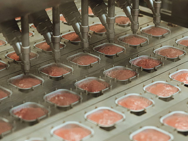 Gigantul belgian United Petfood termină în octombrie investiţia de 35 mil. euro în fabrica din Dâmboviţa. „Unitatea va a