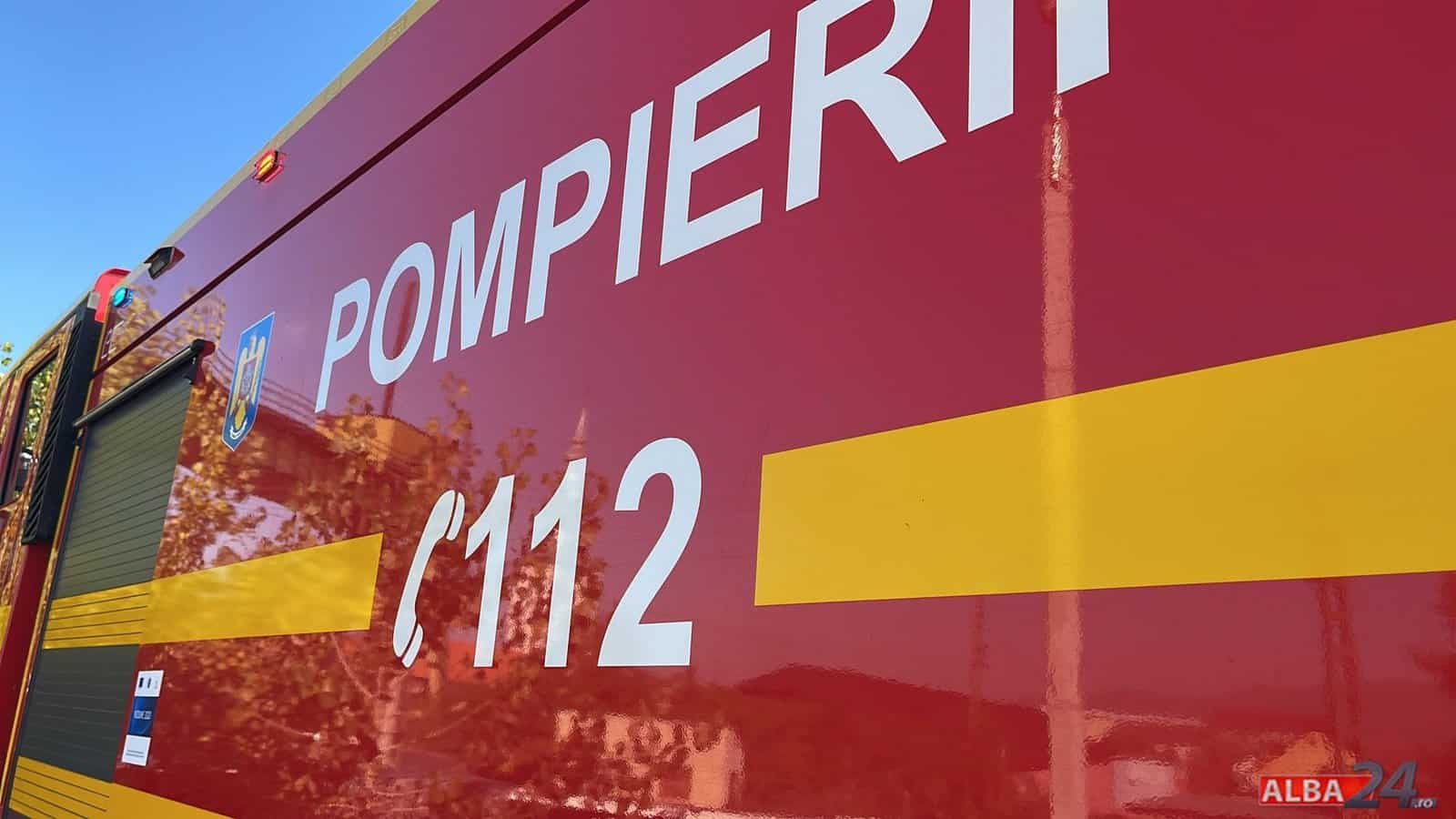 Incendiu de vegetație uscată în comuna Săsciori. Pompierii din Sebeș, solicitați să intervină în satul Răchita